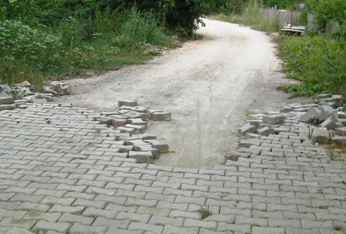 Kilitli Parke Döşeme İşi Başlı Kaldı