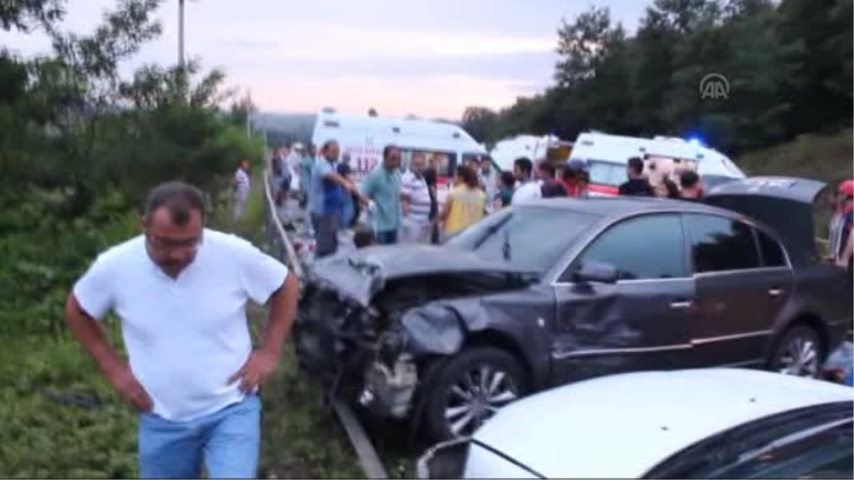 Kocaeli\'de Trafik Kazası: 3 Ölü, 7 Yaralı