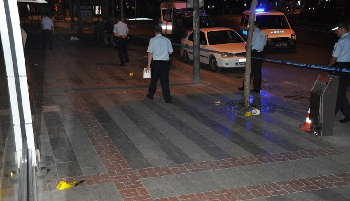 Konya\'da Bıçaklı Kavga: 2 Yaralı