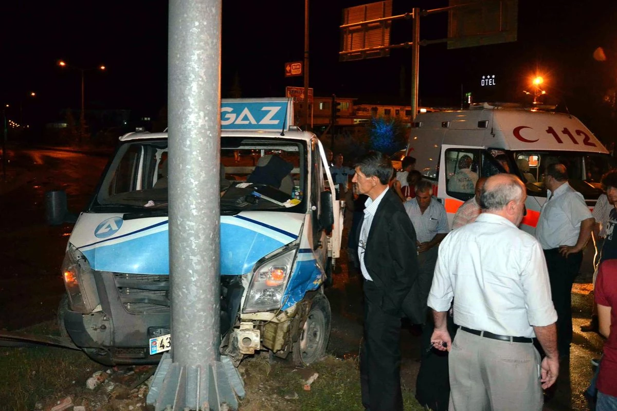 Kütahya\'da Trafik Kazası: 8 Yaralı