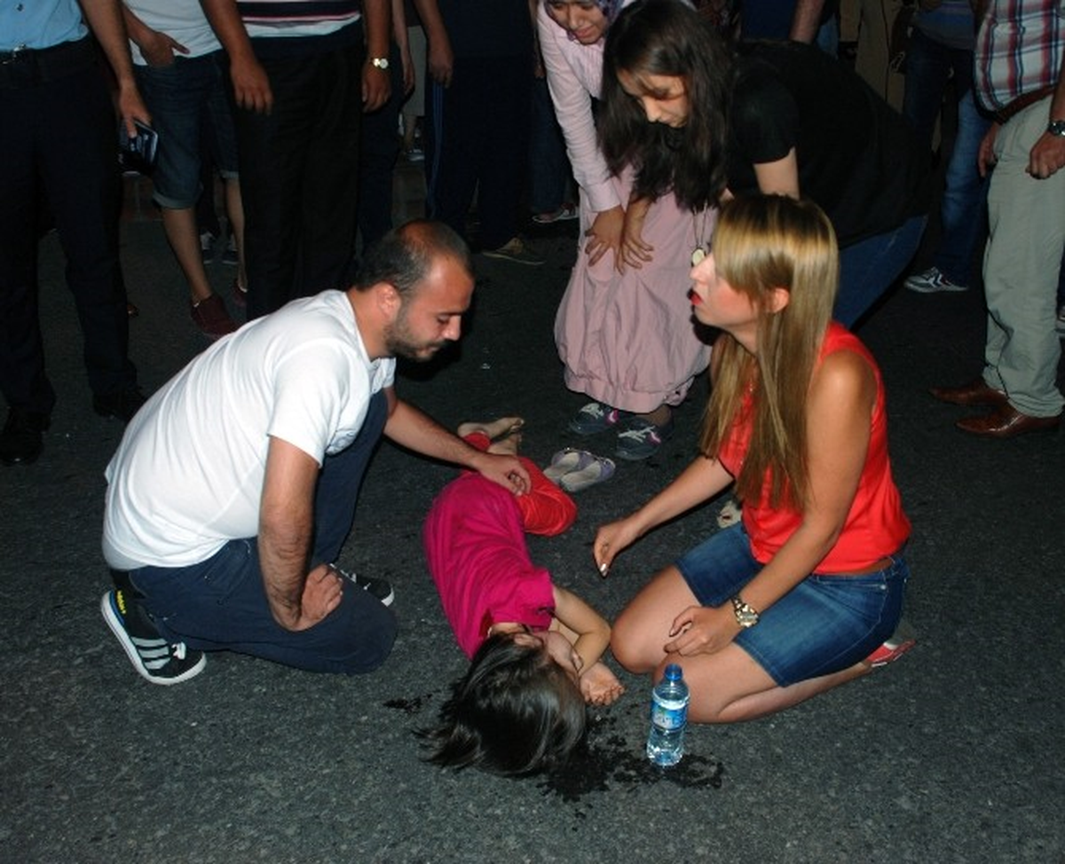 Otomobilin Çarptığı Kız Çocuğu Yaralandı