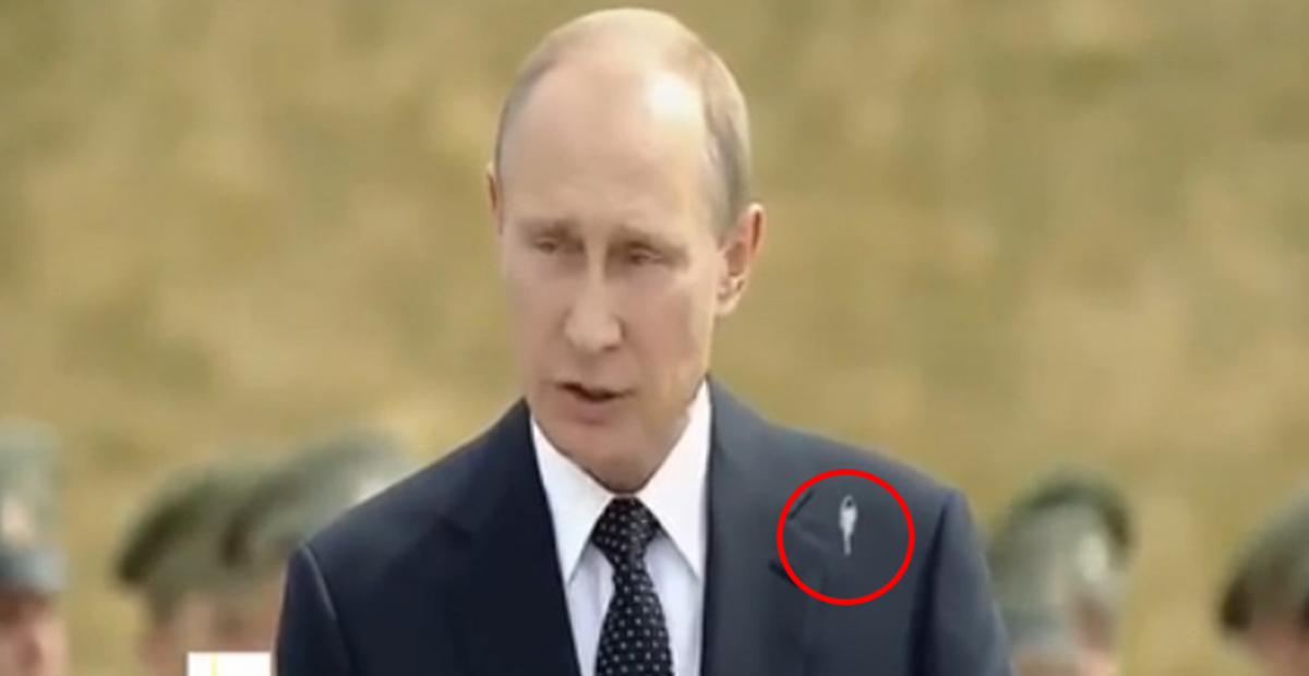 Putin'in Omuzuna Kuş Pisledi