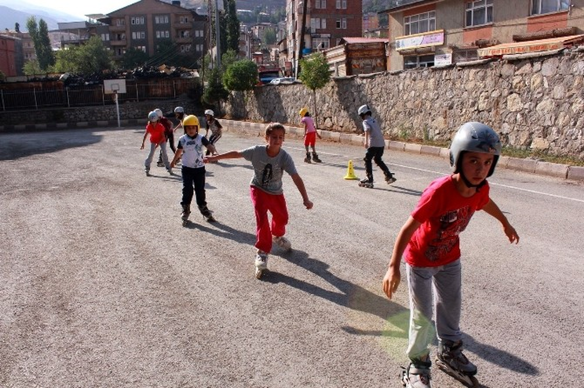 Tekerekli Patenle Yarışmaya Hazırlanıyorlar