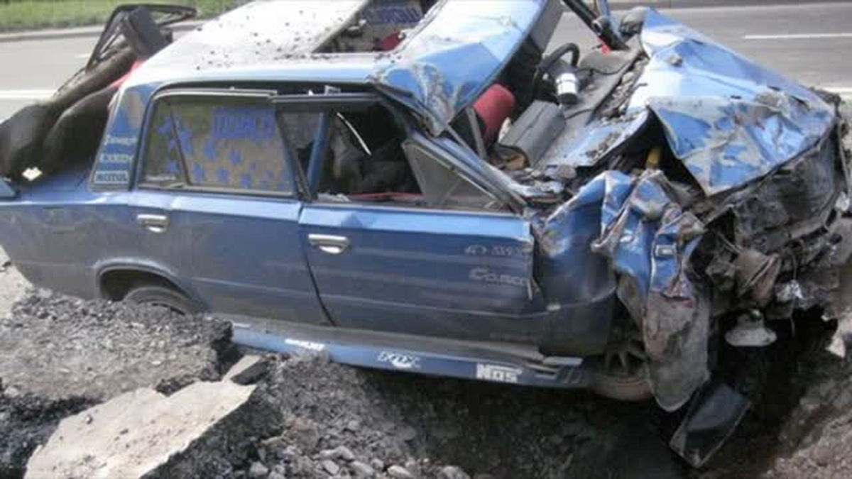 Top Mermisi Otomobilin Sadece Birkaç Metre Önüne Böyle Düştü