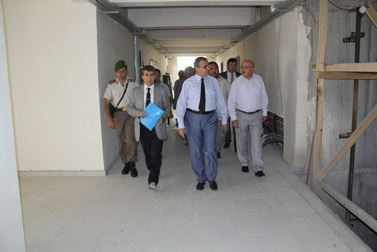 Düzce Valisi Su, Kaynaşlı\'daki Okul İnşaatlarını İnceledi