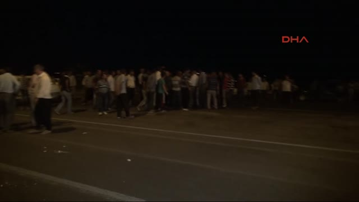 Vali Geldi Yol Açıldı