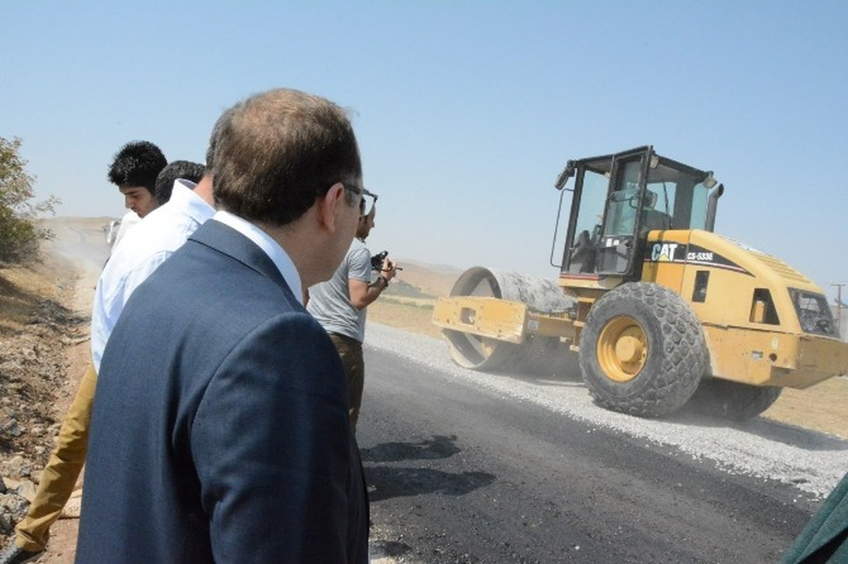 Vali Tutulmaz, Köy Yolları Asfaltlama Çalışmalarını İnceledi