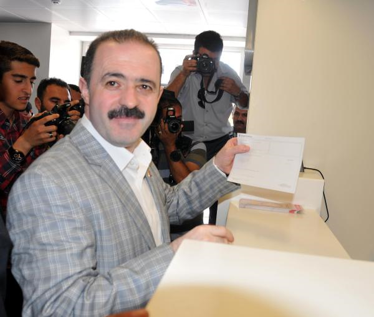Van\'da Erdoğan\'a Bağış Yapacak Ak Partililer İçin Geniş Güvenlik Önlemi