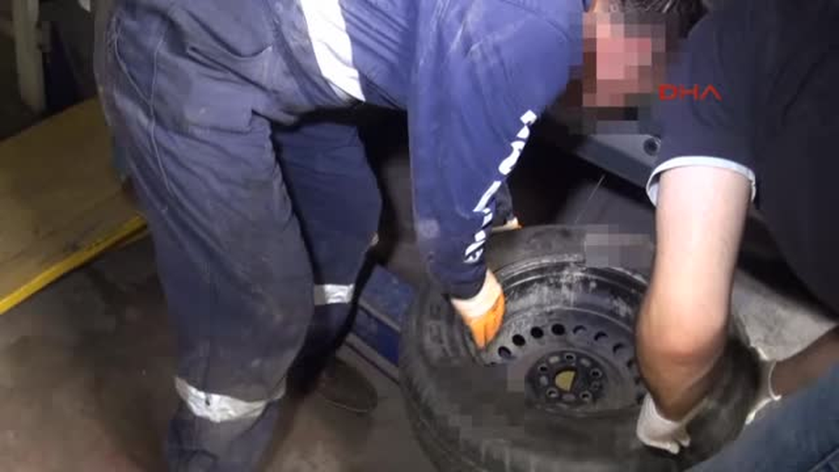 İstanbul\'da Yedek Lastikten Uyuşturucu Çıktı