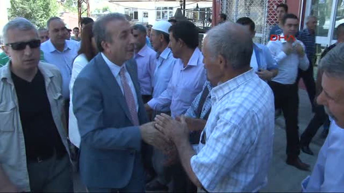 Bakan Eker Çiftçilerle DEDAŞ\'ın Sorununu Çözdük