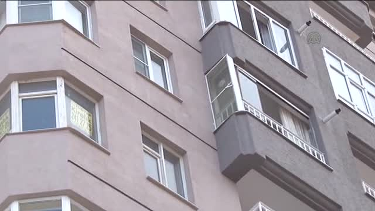 Balkondan düşen çocuk öldü -