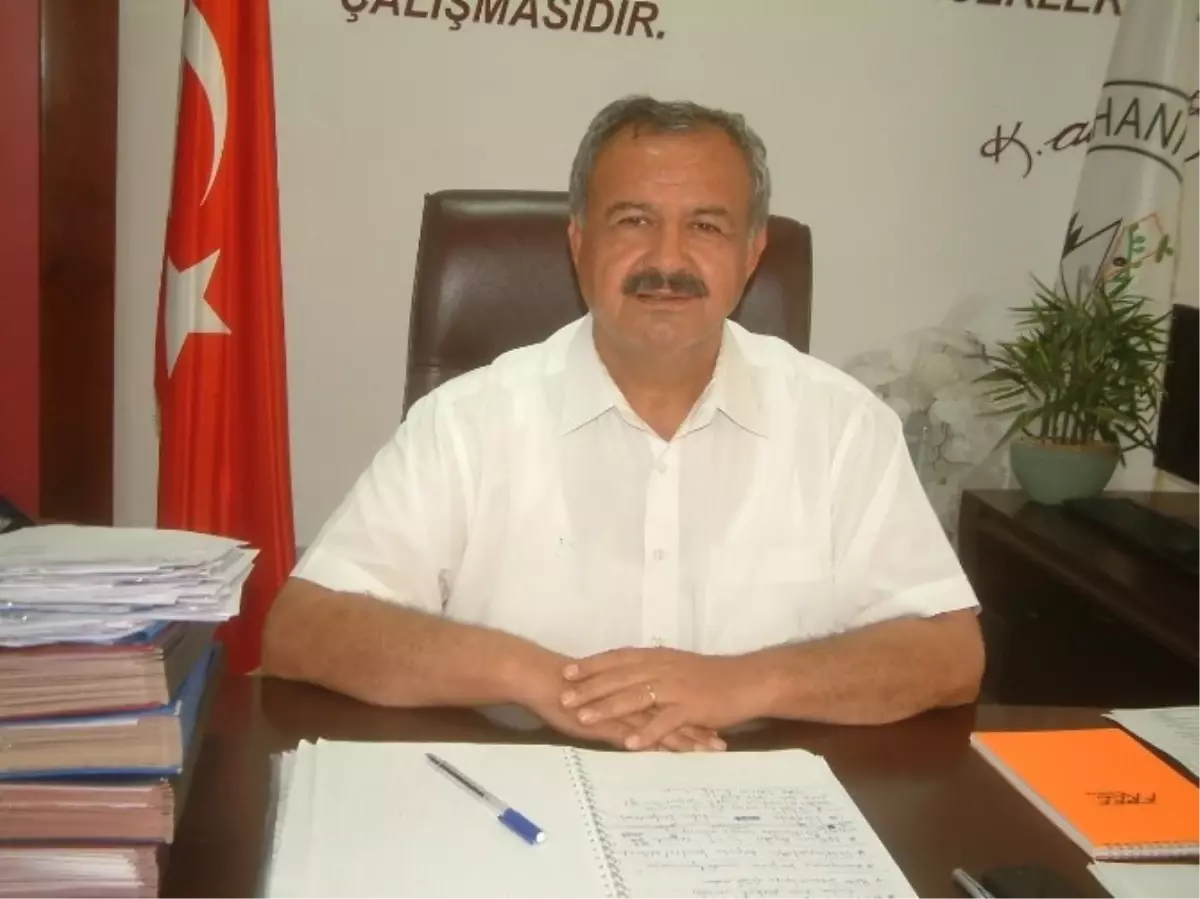 Burhaniye'de Çeşmelerden Memba Suyu Akıyor