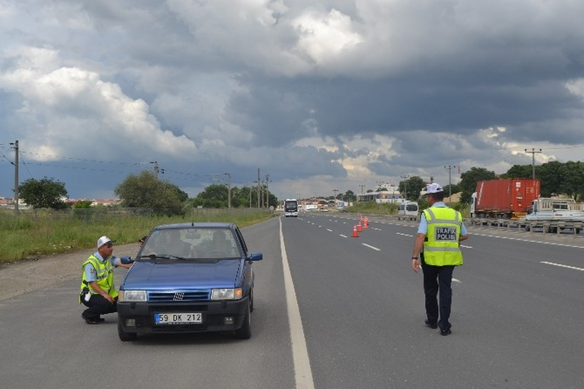 Çerkezköy\'de 12 Araç Trafikten Men Edildi
