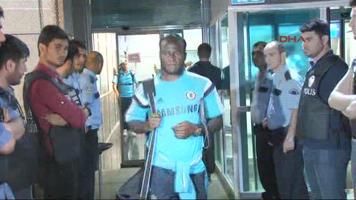 Chelsea, İstanbul\'a Rötarlı Geldi