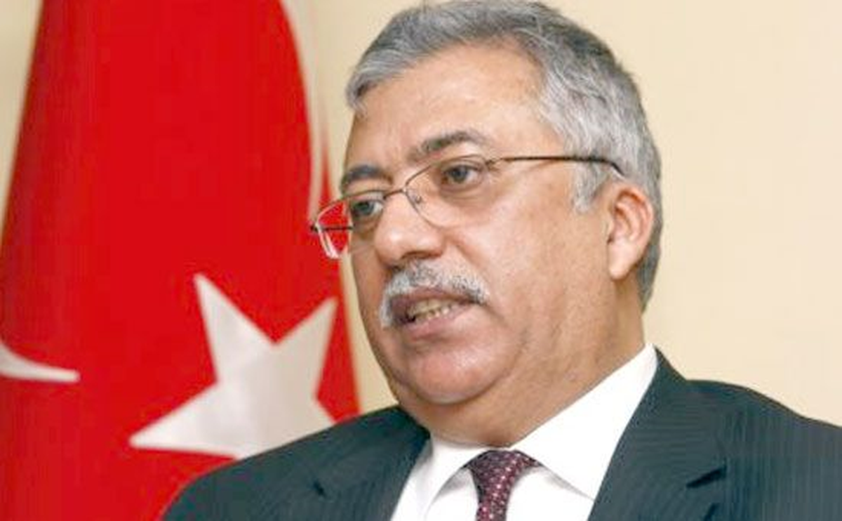 AK Parti\'li Yerlikaya Sarayönü\'nde Vatandaşlardan Destek İstedi
