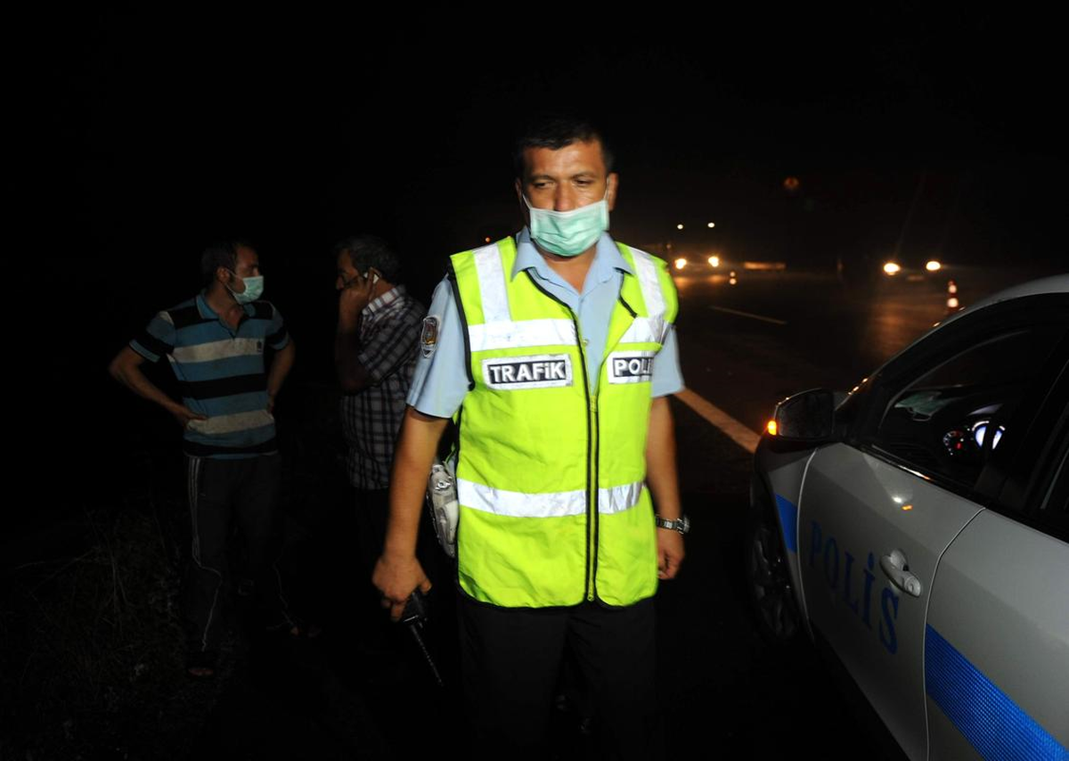 Düzce\'de Kamyon ile Tır Çarpıştı: 1 Yaralı