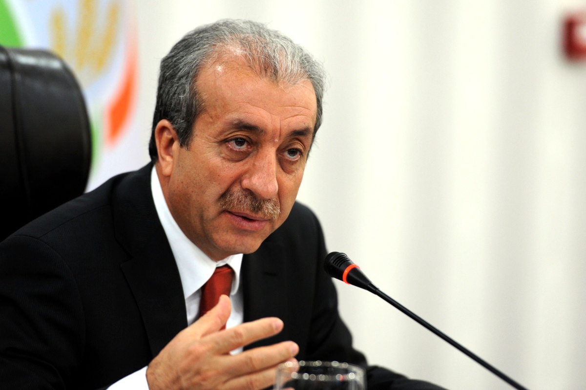 Eker: \'\'Barış, umut ve kardeşlik rüzgarları esiyor" -