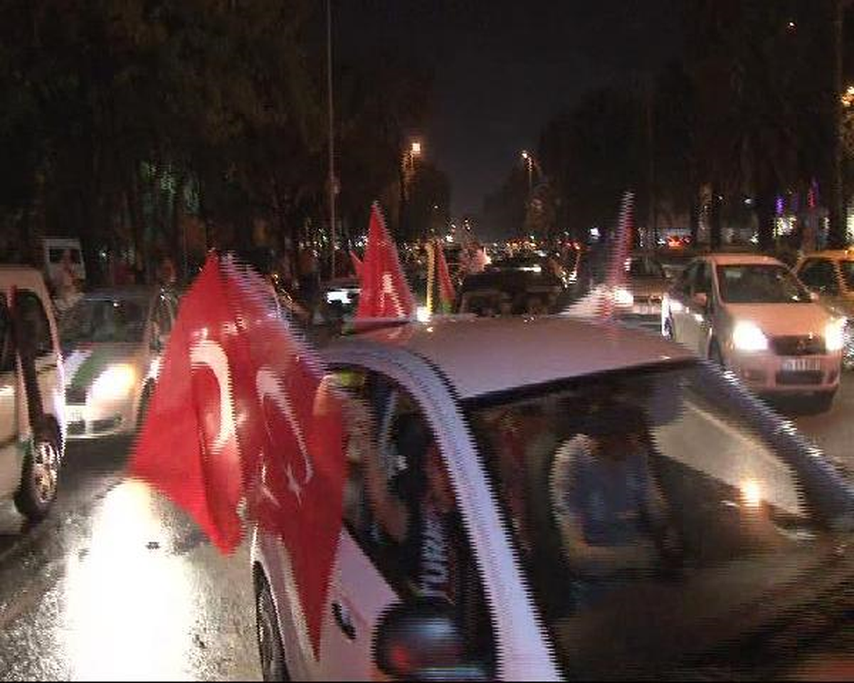 İstanbul\'da Gazze\'ye Destek İçin Konvoy Oluşturdular