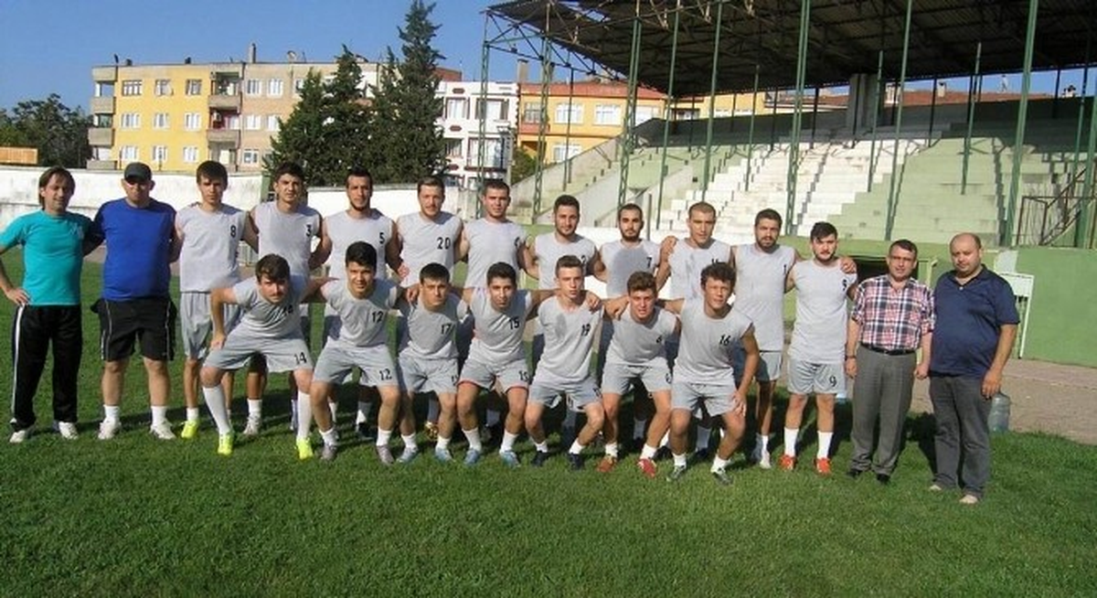 Gönen Belediyespor Top Başı Yaptı