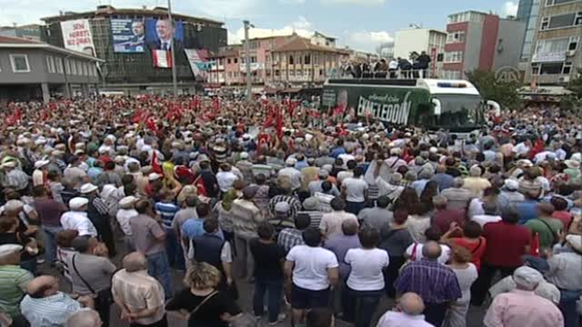 İhsanoğlu: "Aile reisine ihtiyaç var" -