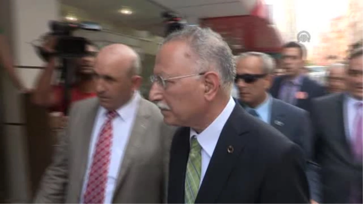 İhsanoğlu, Soma\'da şehit ailelerini ziyaret etti -