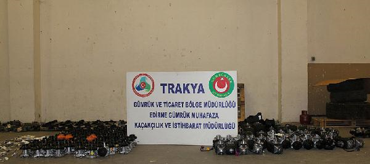 Kapıkule\'de Tır\'da 1180 Oto Yedek Parçası Ele Geçirildi