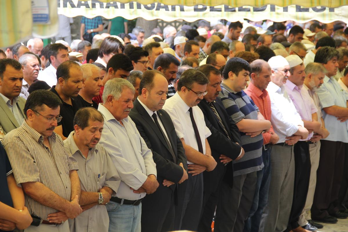 Katledilen Müslümanlar İçin Gıyabi Cenaze Namazları Kılındı