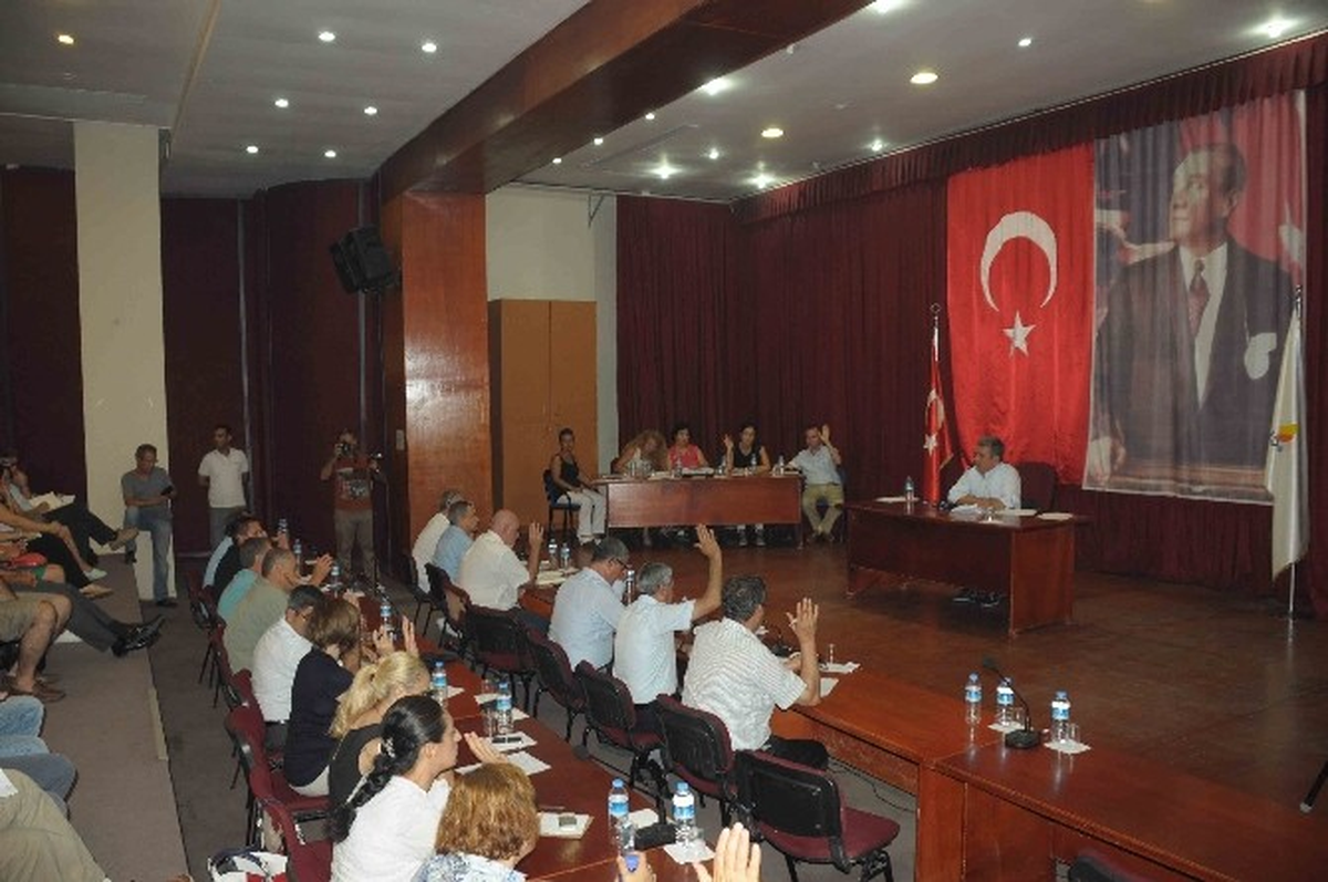 Kuşadası Belediyesi\'nde Şirket Tartışması