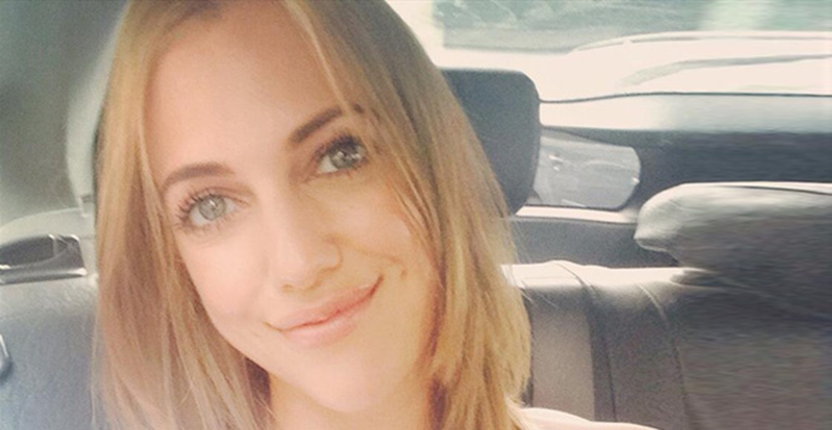 Meryem Uzerli, Trafikte Çektiği Fotoğrafı Facebook\'tan Paylaştı