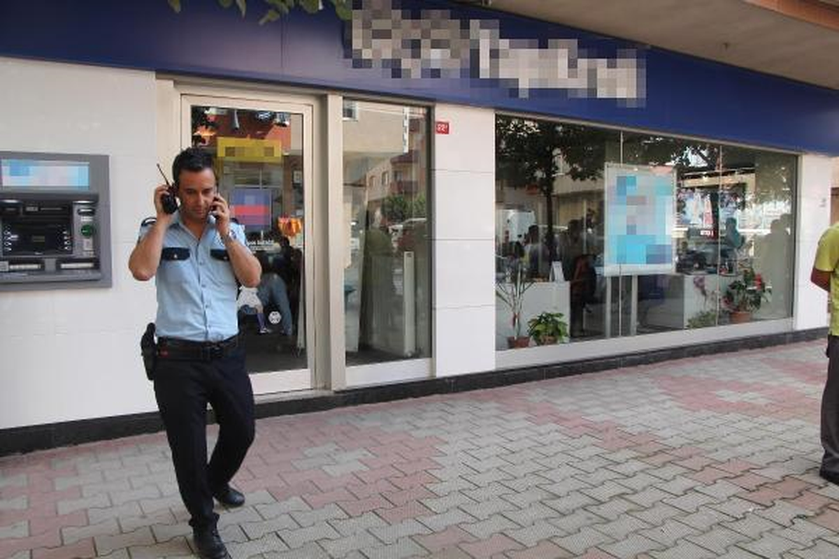 Pendik\'te Banka Soygunu (2)