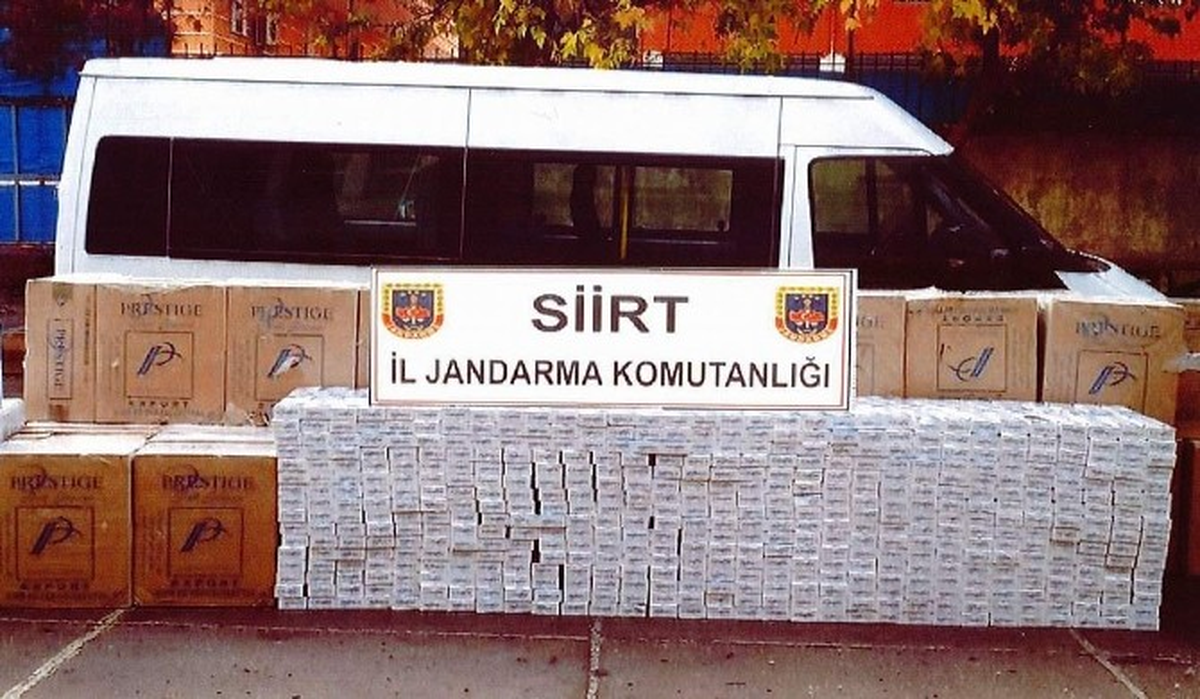 Siirt\'te Kaçak Sigara ve Esrar Operasyonu