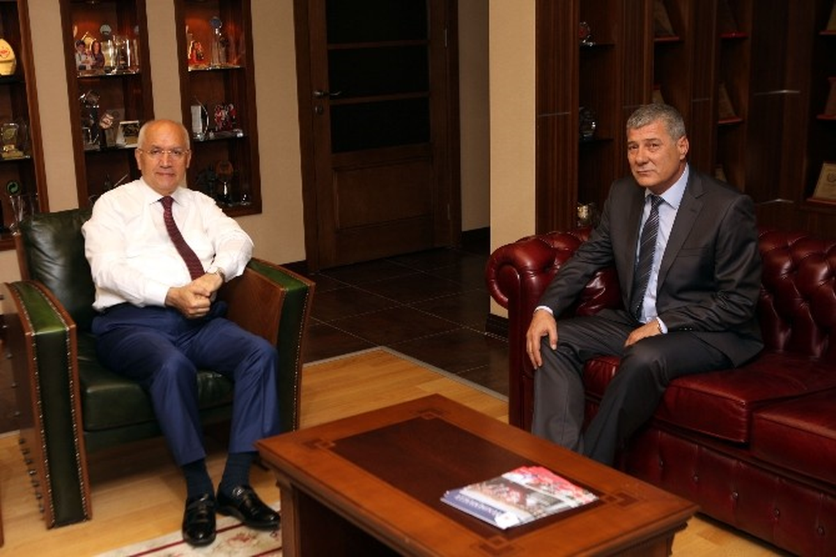 Tapu Müdüründen Yaşar\'a Ziyaret
