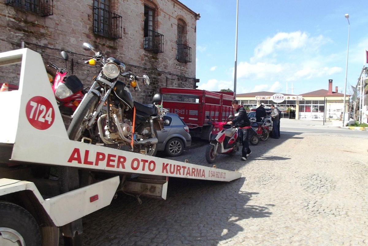 Tescilsiz ve Plakasız Motosikletler Toplandı
