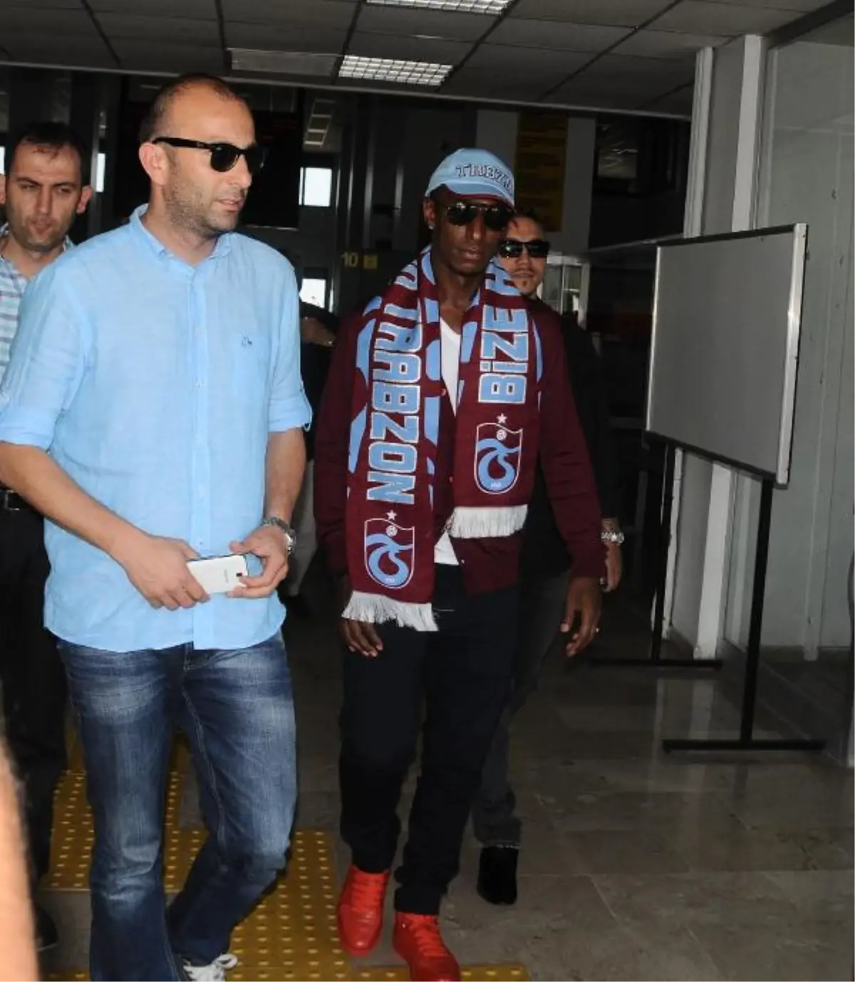 Trabzonspor\'un Yeni Transferi Constant Trabzon\'da