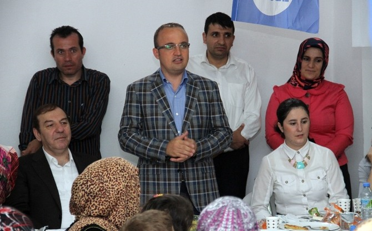 Vekil Turan ve Başkan Kadıoğlu Mahalle Halkı ile Bir Araya Geldi