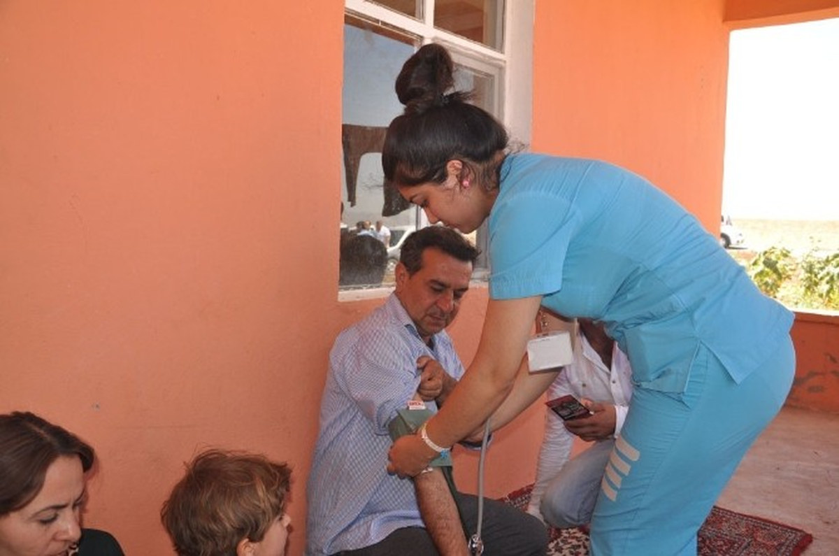 Yezidiler Sağlık Taramasından Geçirildi