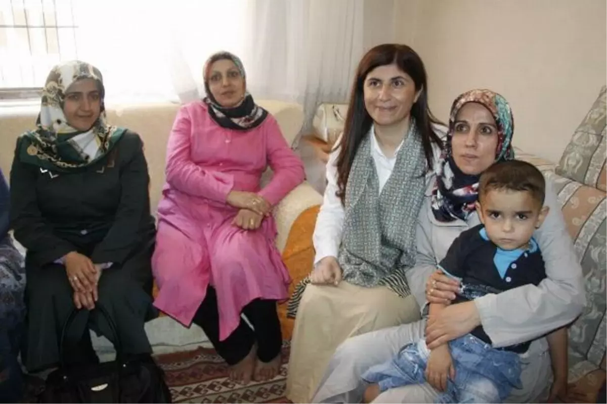 AK Parti'li Beyaz Ev Ziyaretlerine Devam Ediyor