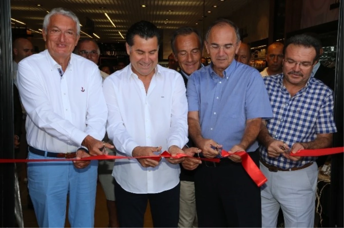 Başkan Kocadon Macro Center\'ın Yeni Mağazasının Açılışına Katıldı
