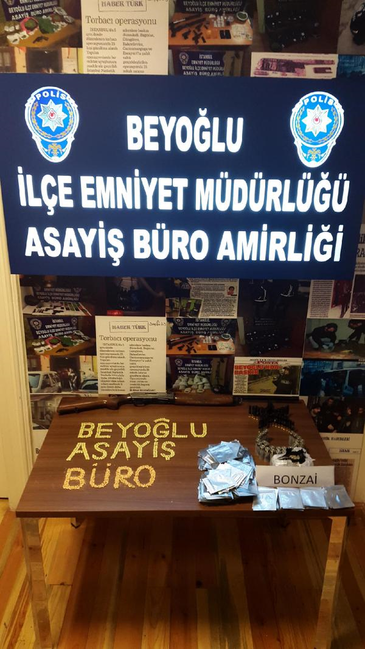 Beyoğlu\'nda Bonzai Operasyonu Kamerada