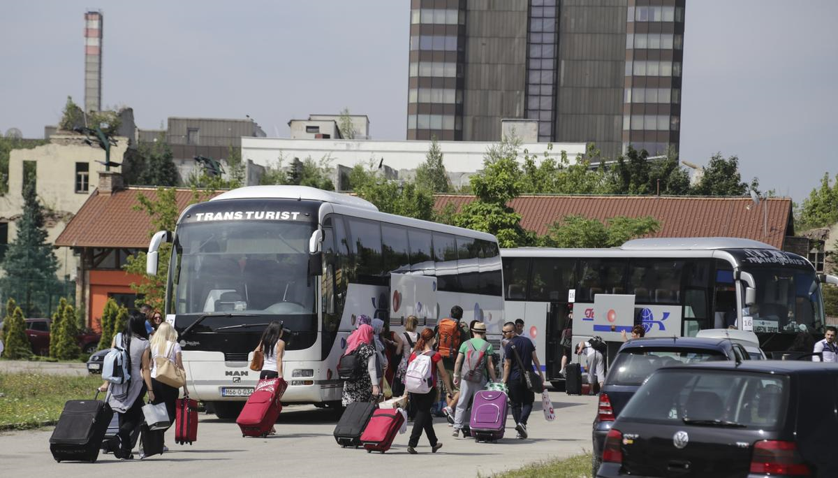 Bosnalı Öğrenciler İstanbul\'a Doğru Yola Çıktı