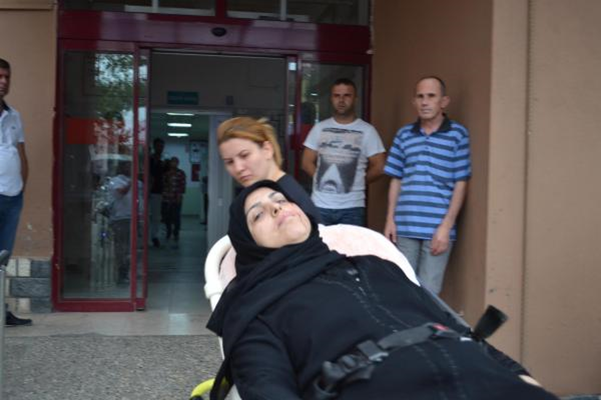 Çatıdan Kafasına Sac Düşen Suriyeli Kadın Yaralandı