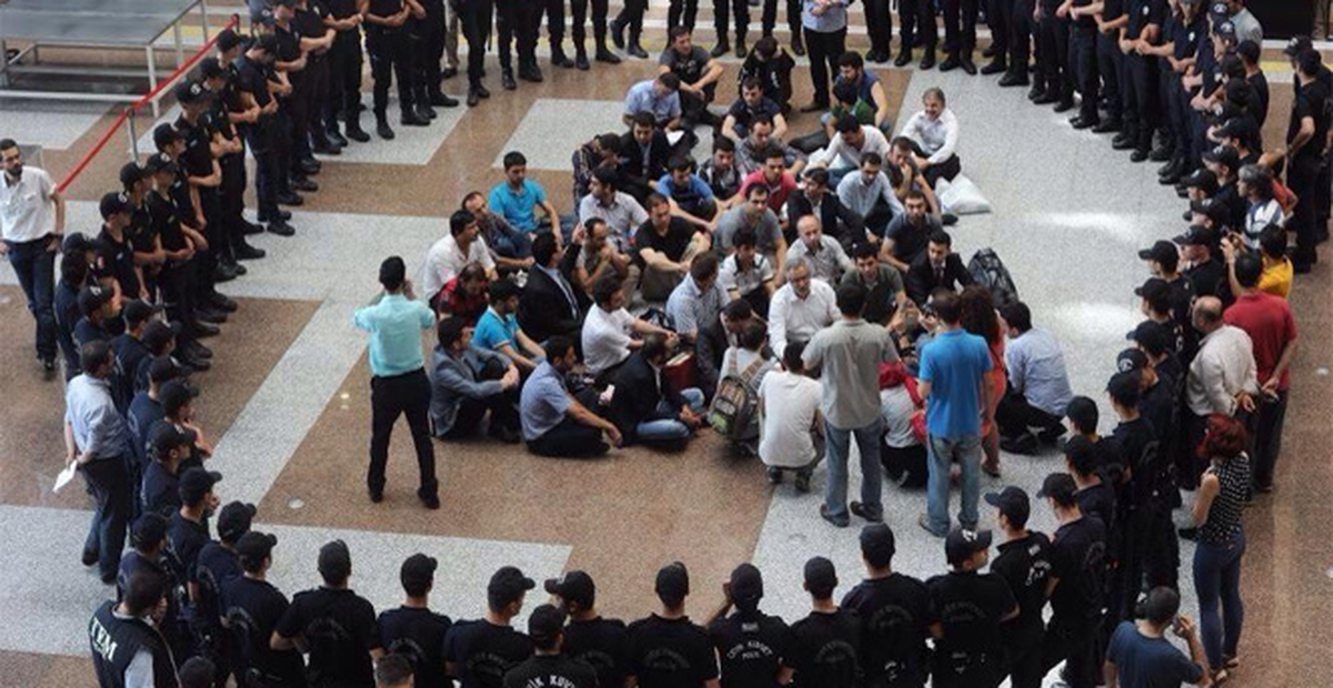 Emniyet Operasyonunda Teslim Olan 2 Polis Serbest Bırakıldı