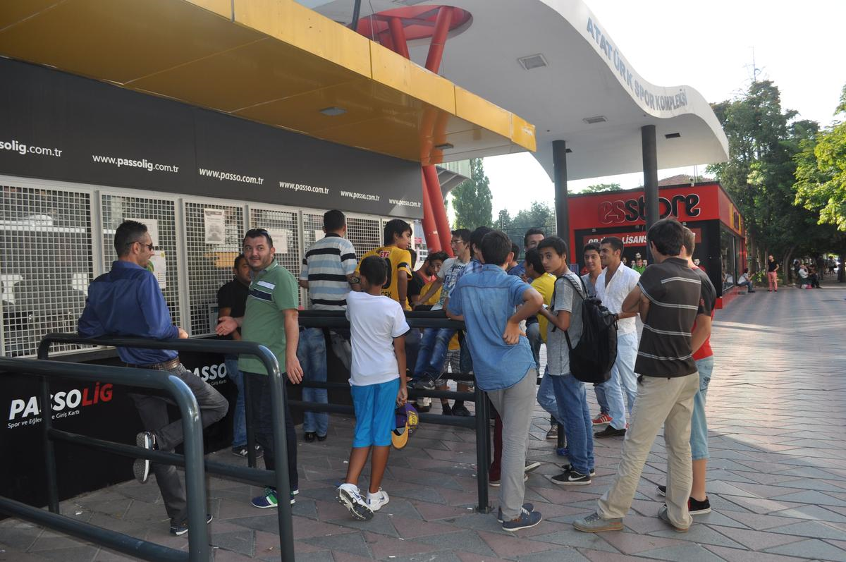 Eskişehir\'de Passolig Kart Satışı Devam Ediyor