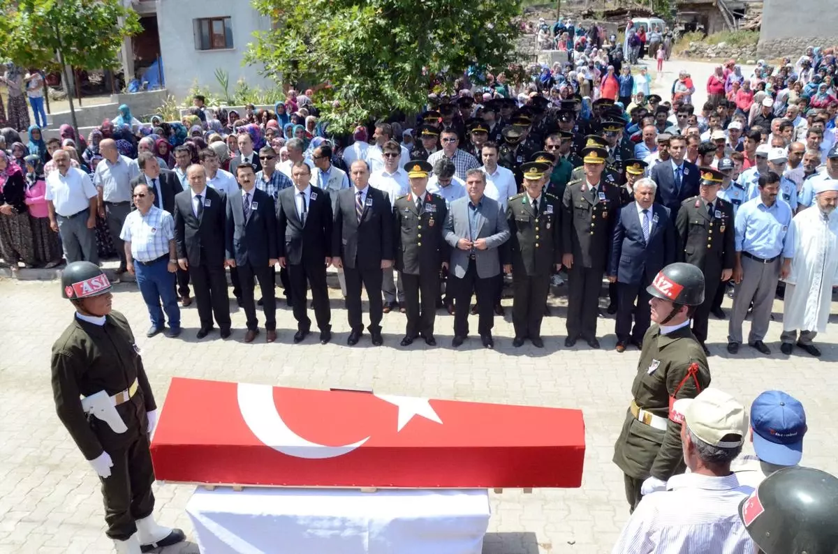 Görevi Sırasında Hayatını Kaybeden Asker Toprağa Verildi