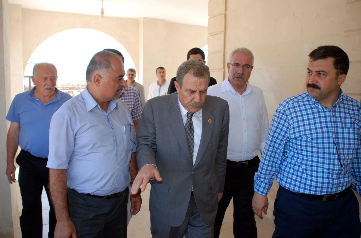 AK Partililerden Midyat\'taki Yezidi Ailelere Ziyaret