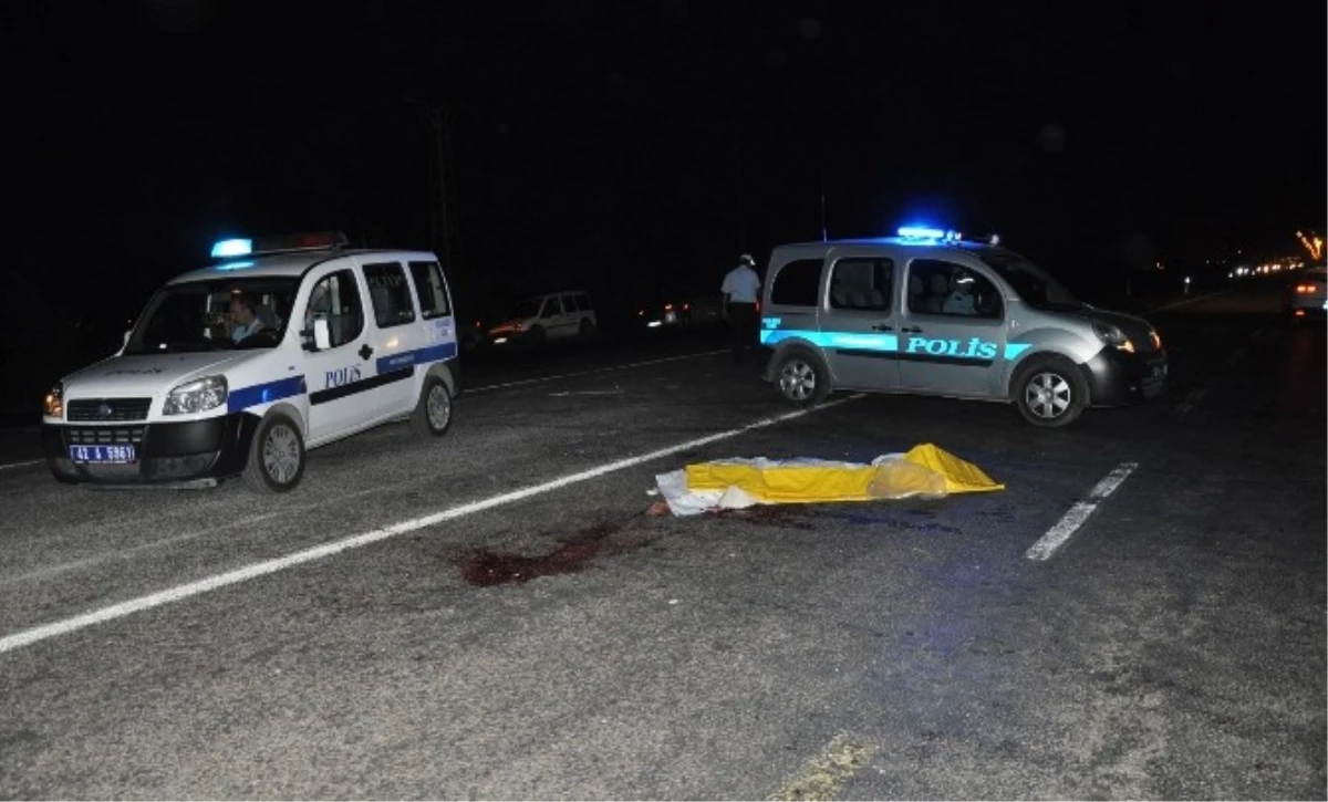 Konya\'da Kamyonet Motosiklete Çarptı: 1 Ölü, 1 Yaralı