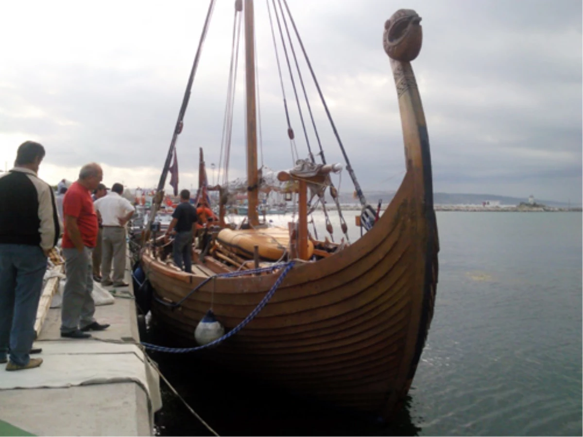 Kültürlerini "Viking" Gemisiyle Anlatıyorlar