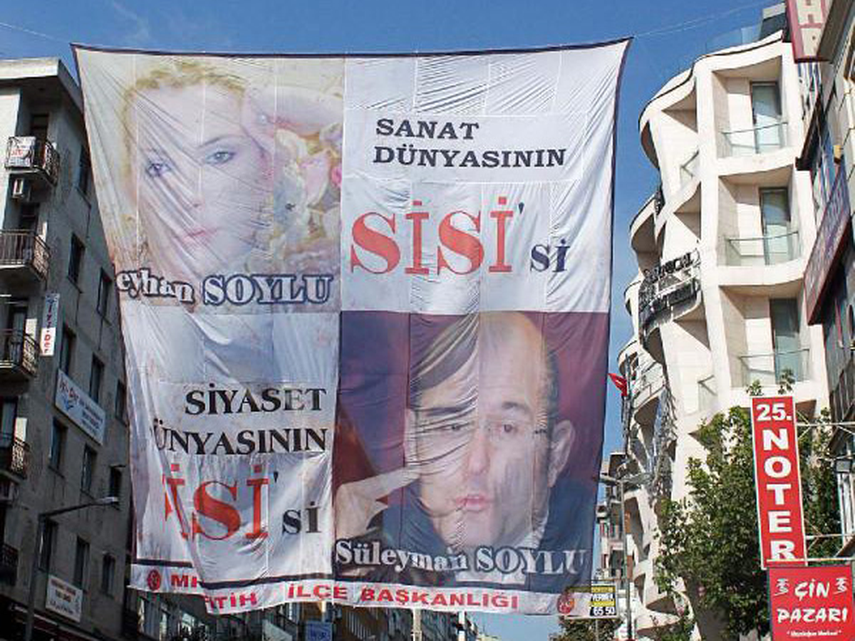 MHP\'lilerin Soylu Pankartı Kriz Çıkardı
