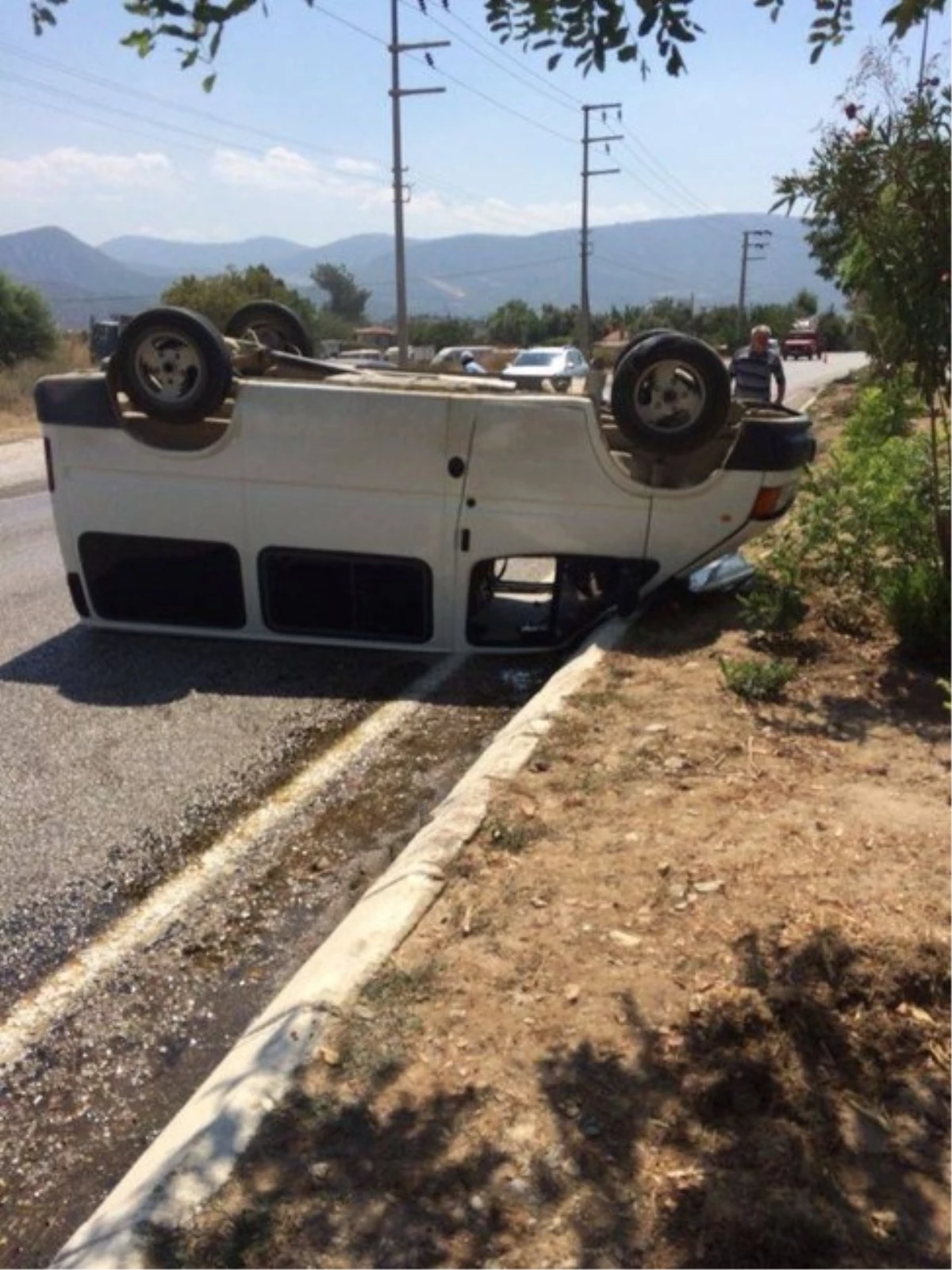 Milas\'ta Araç Takla Attı: 1 Yaralı