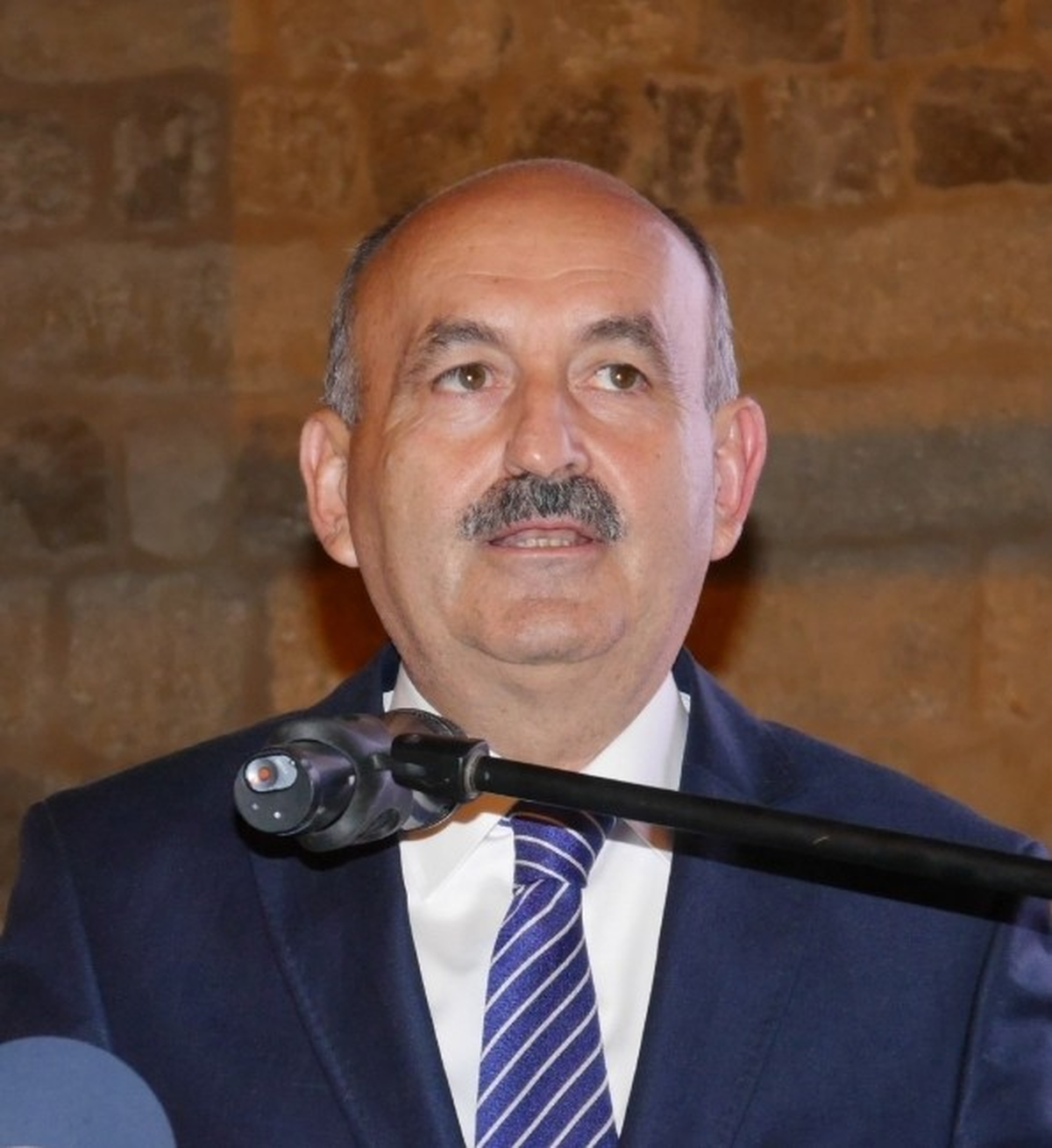 Müezzinoğu: Ayakkabımın Başıma Çarptığını Gördüm